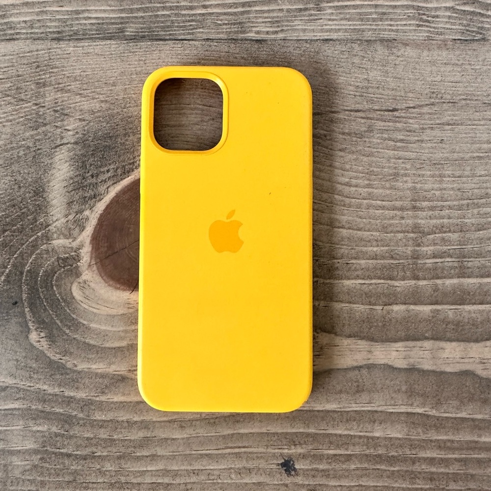 iPhone 12 Pro Apple Silicone Case - Yellow